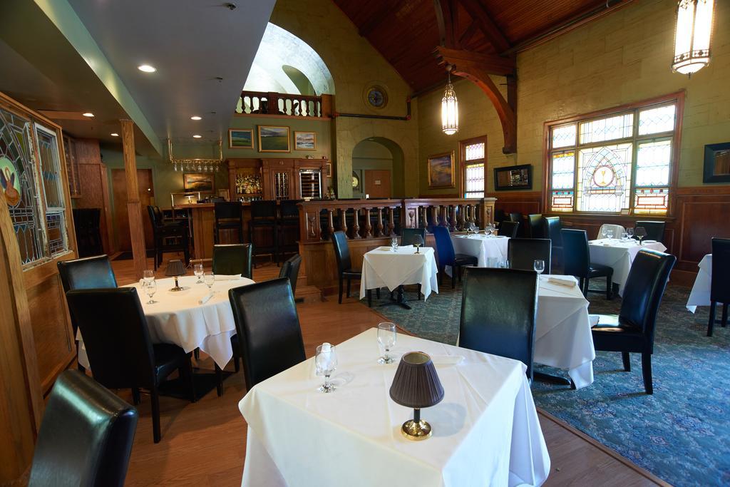 Belfry Inn And Bistro Сандвич Екстериор снимка