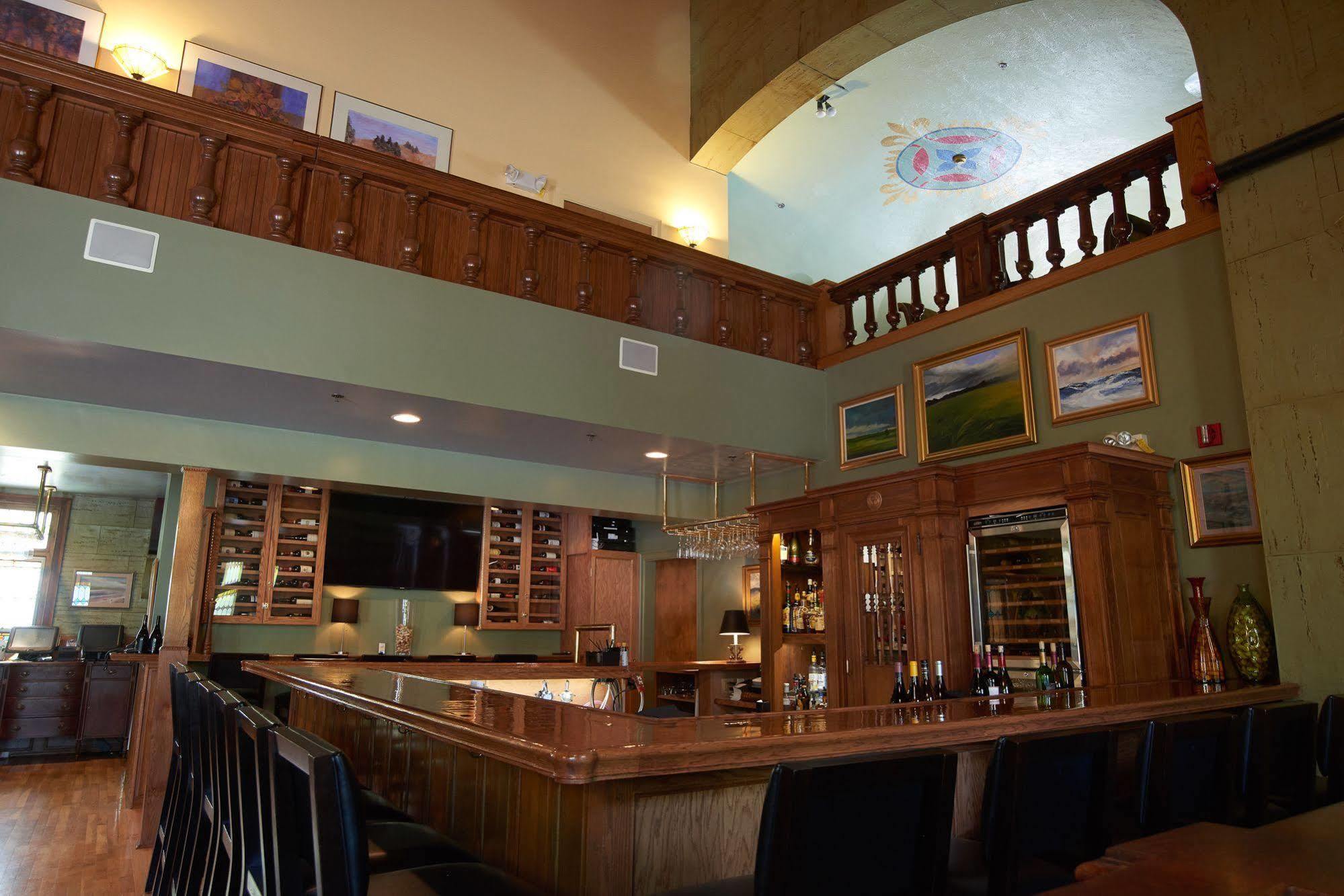 Belfry Inn And Bistro Сандвич Екстериор снимка