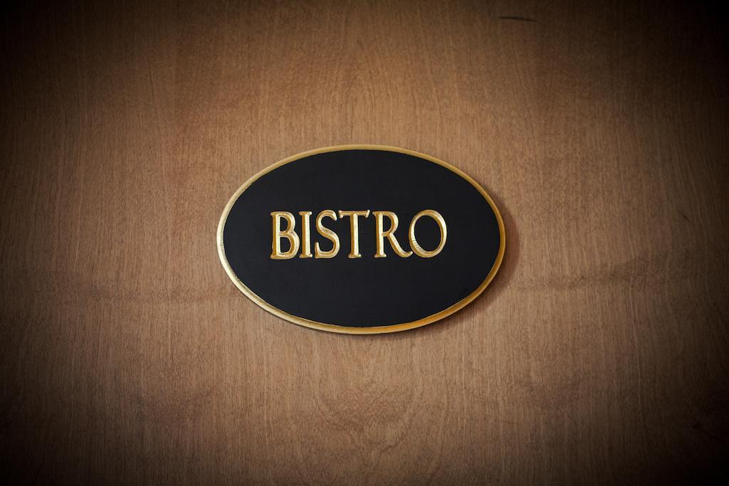 Belfry Inn And Bistro Сандвич Екстериор снимка