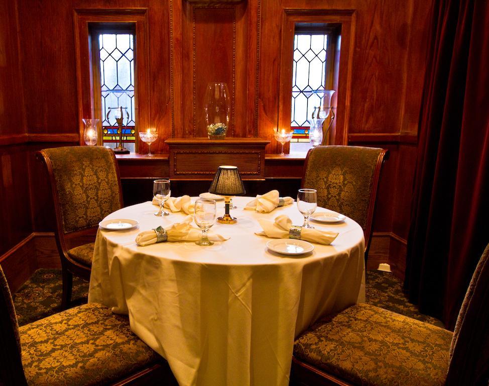Belfry Inn And Bistro Сандвич Екстериор снимка