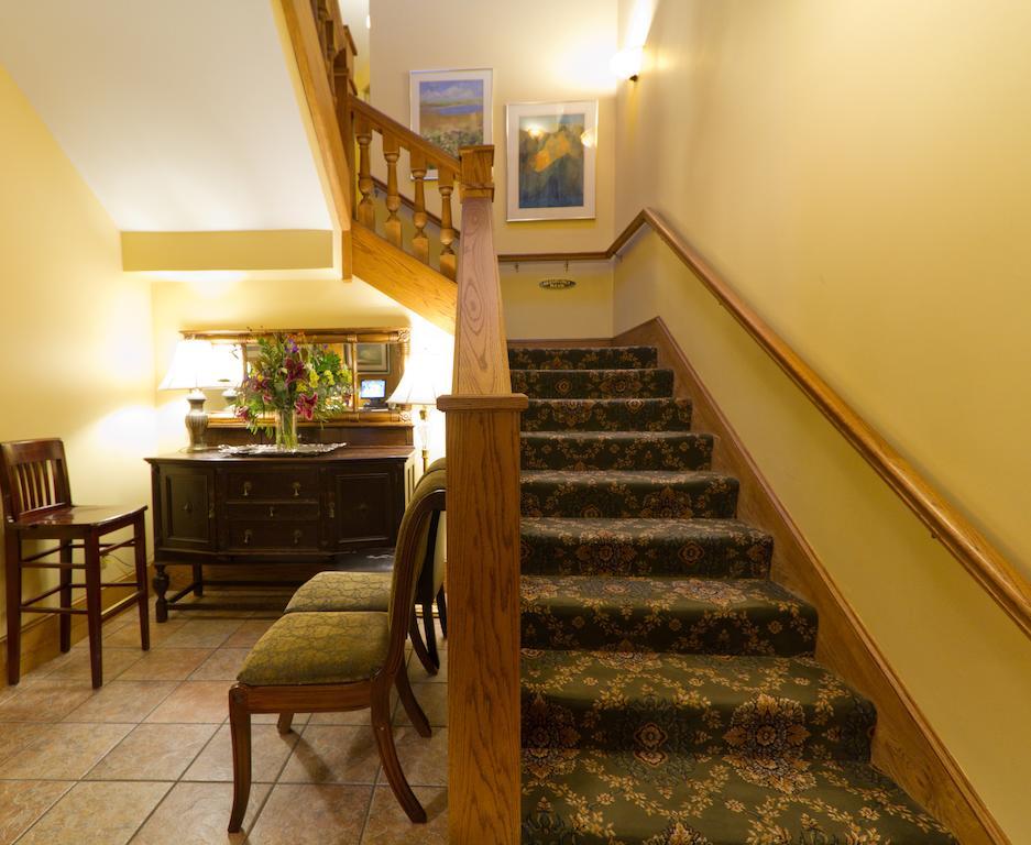 Belfry Inn And Bistro Сандвич Екстериор снимка