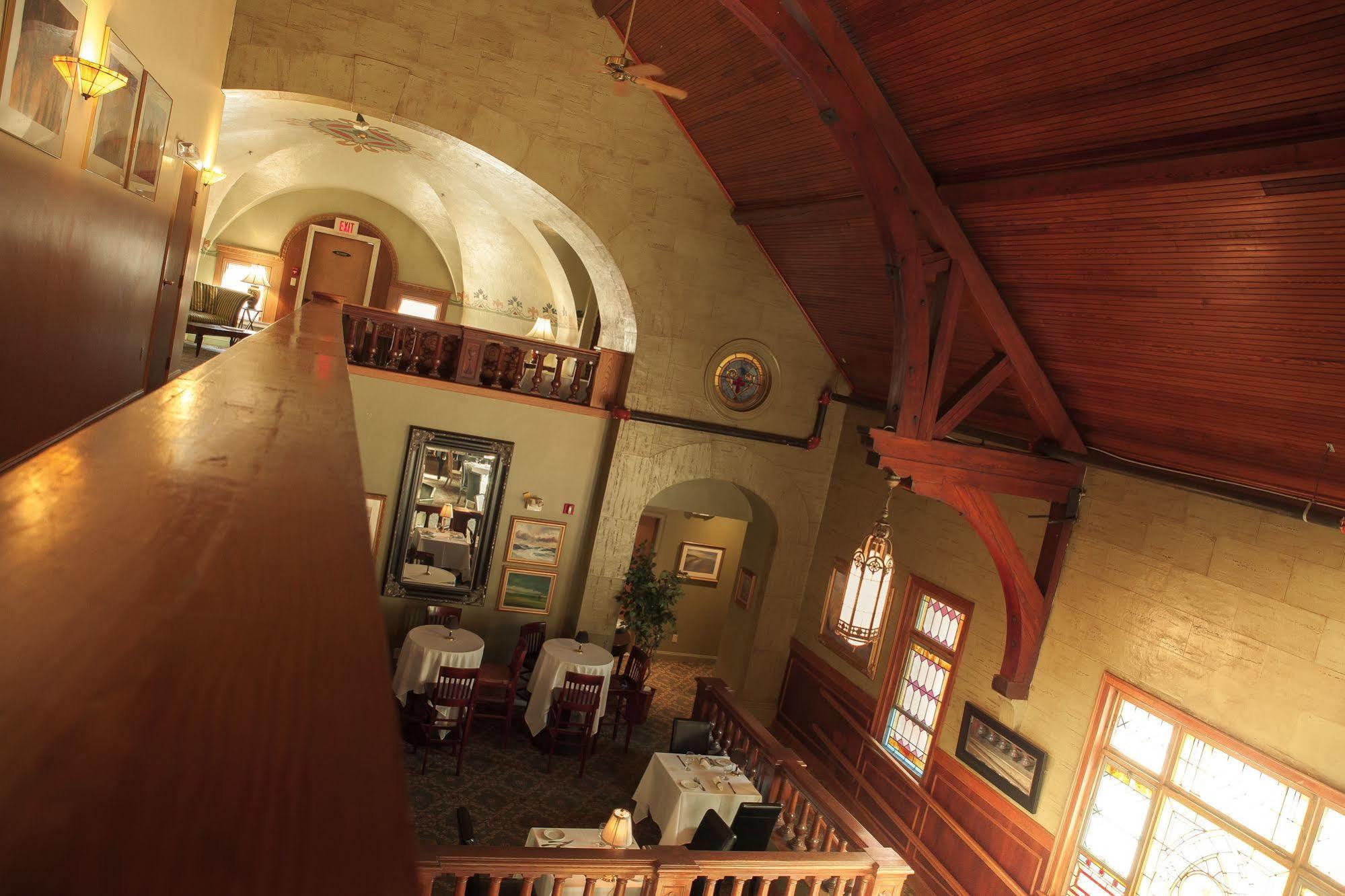 Belfry Inn And Bistro Сандвич Екстериор снимка