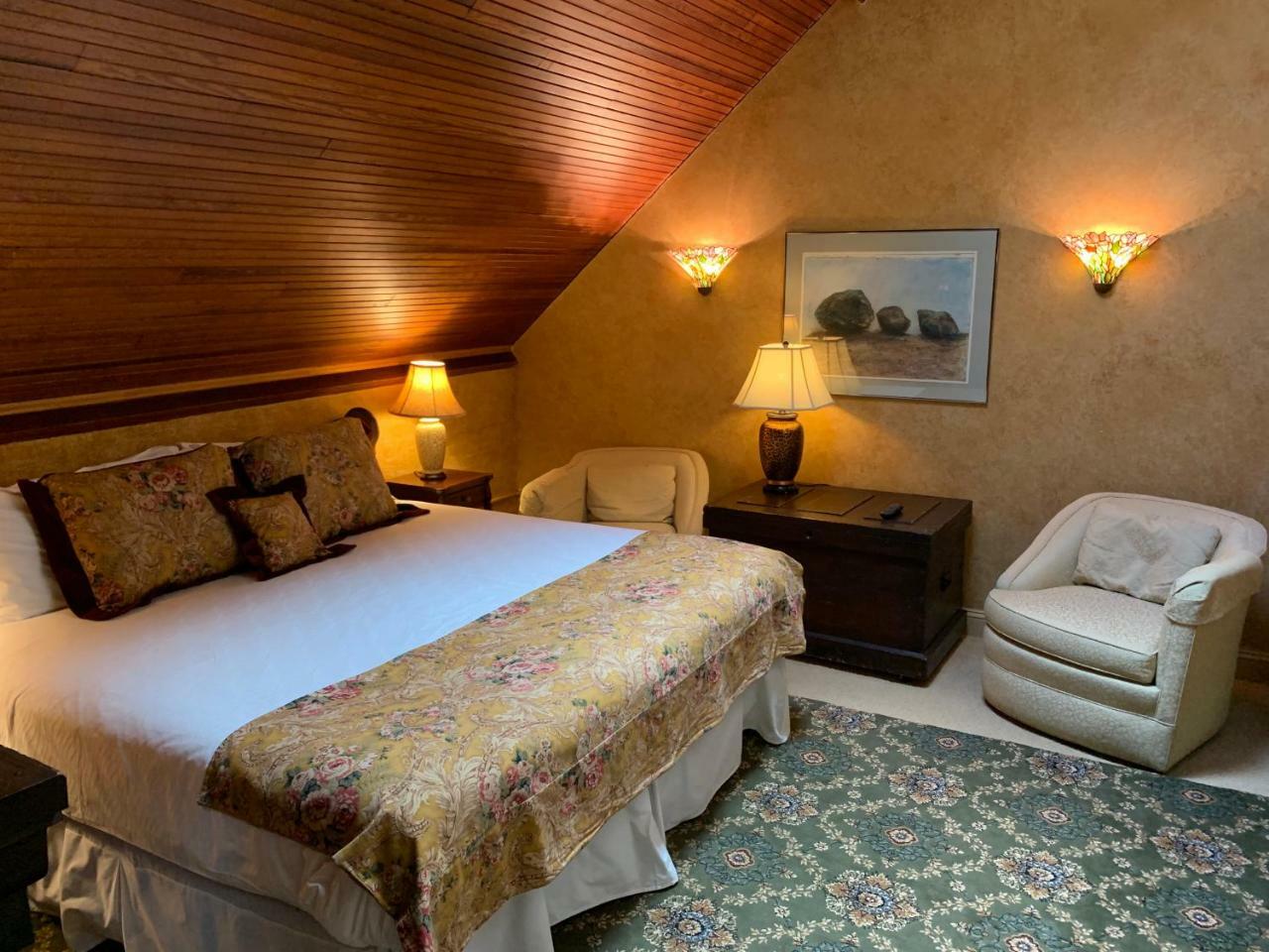 Belfry Inn And Bistro Сандвич Екстериор снимка